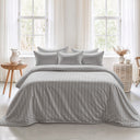 Ropa de cama Luxury en satén 220 hilos, funda nórdica premium con diseño listado y estilo hotelero