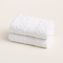 Juego de Toallas Blancas con Estampado en Relieve · Mosaic