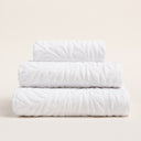 Juego de Toallas Blancas con Relieve · Pure