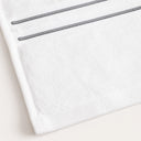 Toalla Ducha 70x140 cm Blanca con Franja Gris · Due Borde