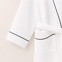 Albornoz de Baño con Bordado Negro · Embrodery