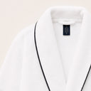 Albornoz de Baño con Bordado Negro · Embrodery