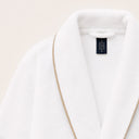 Albornoz de Baño con Bordado Dorado · Embrodery