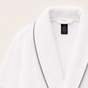 Albornoz de Baño con Bordado Gris · Embrodery