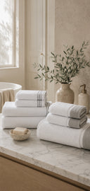 <h2>Lujo que se siente, </h2><h2><em>descuentos que enamoran</em></h2>